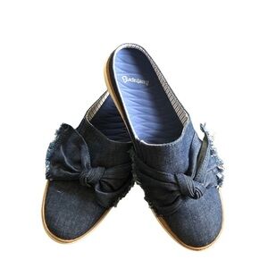 BareTraps Vida Rebound Technology Platform Mules Sz. 9 Blue Denim Bow Slip On